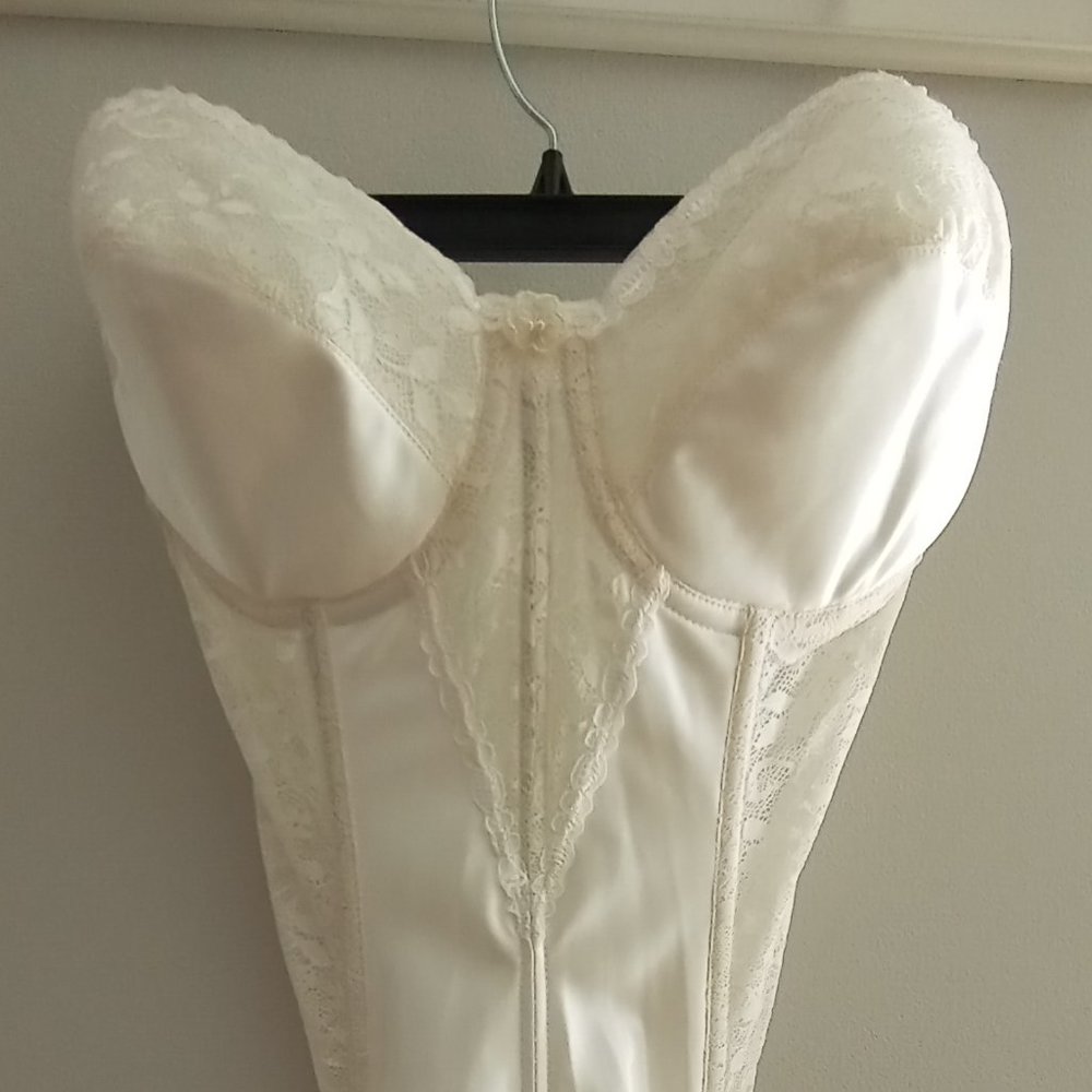 'Carnival' Strapless Corset w/ garters Size 34D Cream NWOT BRIDAL STORE …